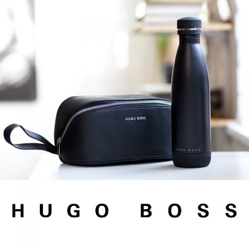 HUGO BOSS Pure Matrix Gear drikkeflaske og Toilettaske_miljø