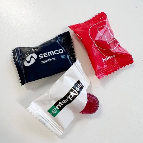 Danske flowpakkede bolsjer med logo