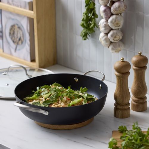 Pillivuyt Gourmet Sautergryde & Kværnesæt 20 cm i FSC certificeret eg, Douron